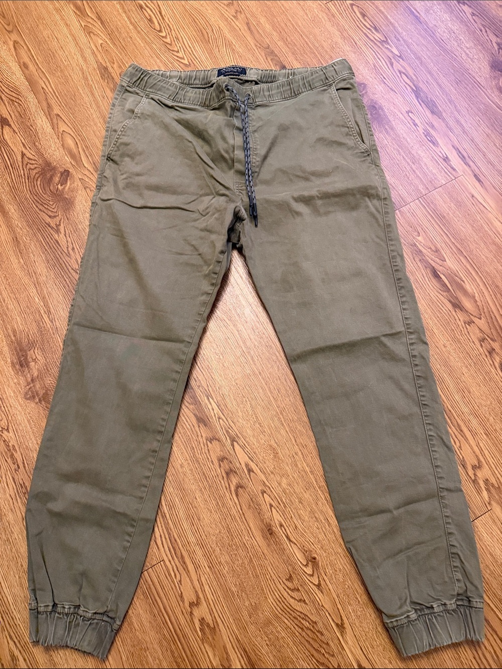 American Eagle Outfitters Men’s Olive Green Jogger Pants